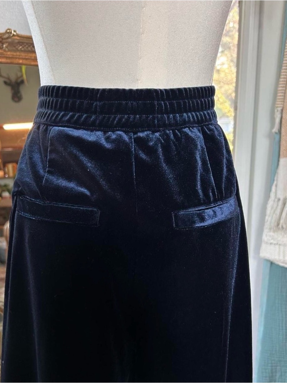 Blank NYC Midnight Velvet Wide-Leg Pants - Picture 5 of 7